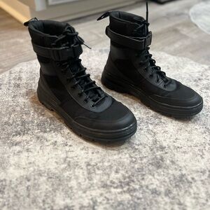 Dr. Martens Air Wair Combs Tech Boot